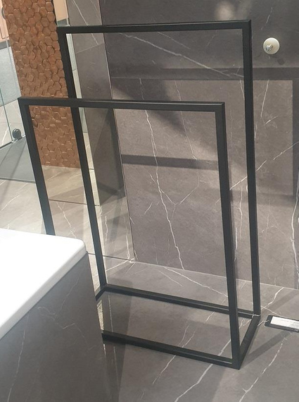 VERONDA UNO Wolnostojący wieszak na ręczniki 25x60x95 cm czarny mat