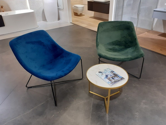 MOCCATE E ORO Stolik z blatem z płytki 70x50 złoty