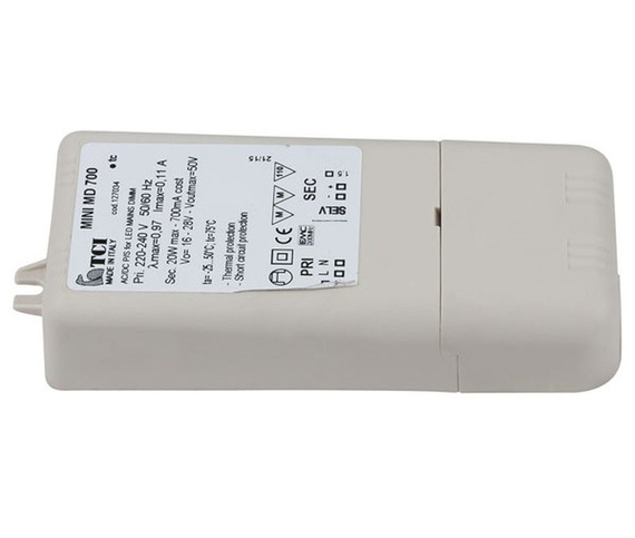 ZASILACZ MINI MD 700